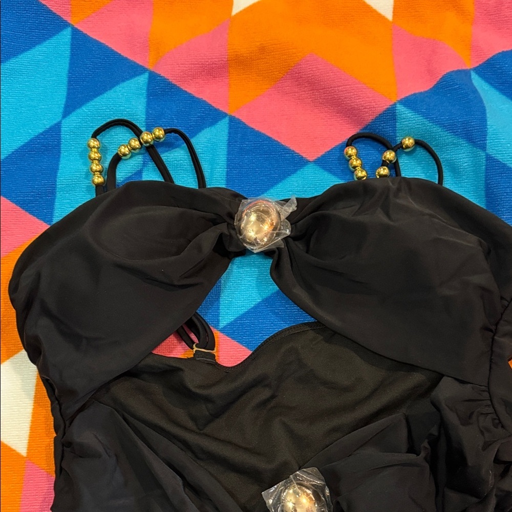 Stylish Black women’s One Piece Swimsuit - Picture 7 of 8